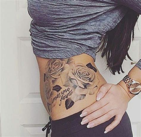 frau bauch tattoo|tattoos auf dem bauch.